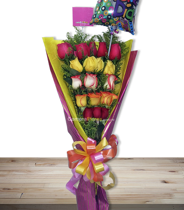 Ramillete en escalera de rosas surtidas y globo