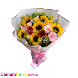 Arreglo Floral en Base con 8 Girasoles, Gerberas y Claveles